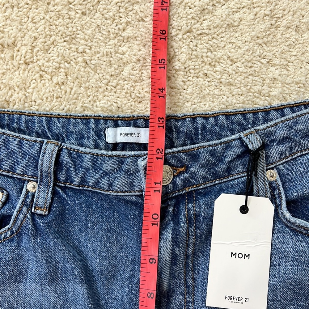 NWT FOREVER21 High-Rise Relaxed Fit Jean - Picture 15 of 16